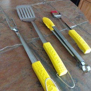 Barbecue Grill utensil set (4 Piece)  Brand New